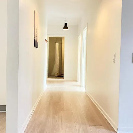 Three Bedroom In Esbjerg, Kronprinsensgade 20 아파트 *