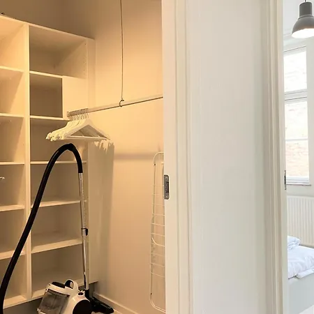 Three Bedroom In Esbjerg, Kronprinsensgade 20 Appartement